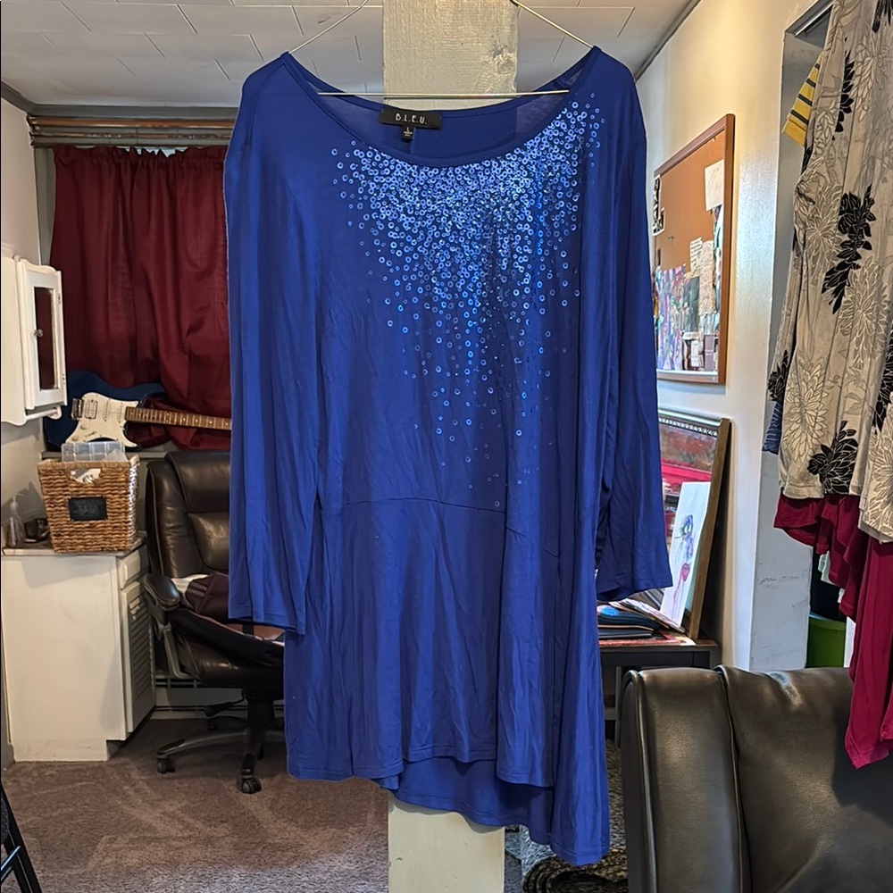 3/$5🌷 B.L.E.U. Asymmetrical Sequin Blue Tunic